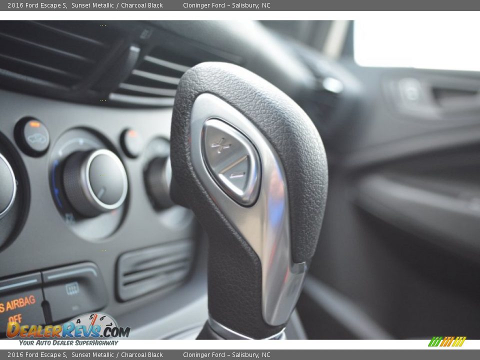 Controls of 2016 Ford Escape S Photo #15