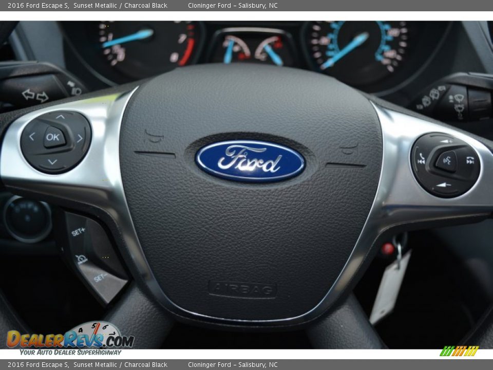 Controls of 2016 Ford Escape S Photo #16