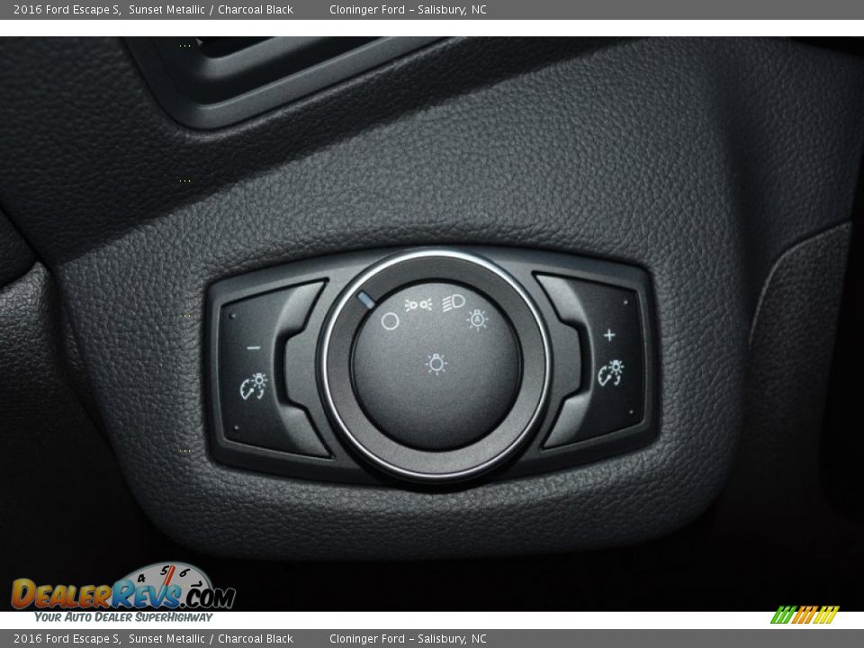 Controls of 2016 Ford Escape S Photo #18