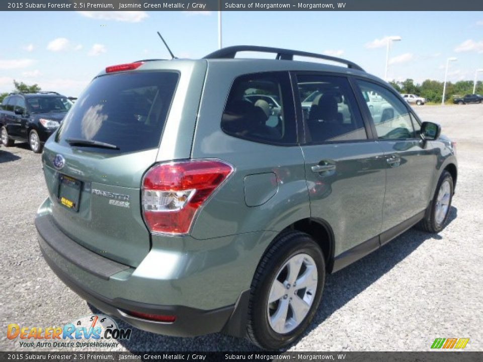 2015 Subaru Forester 2.5i Premium Jasmine Green Metallic / Gray Photo #4