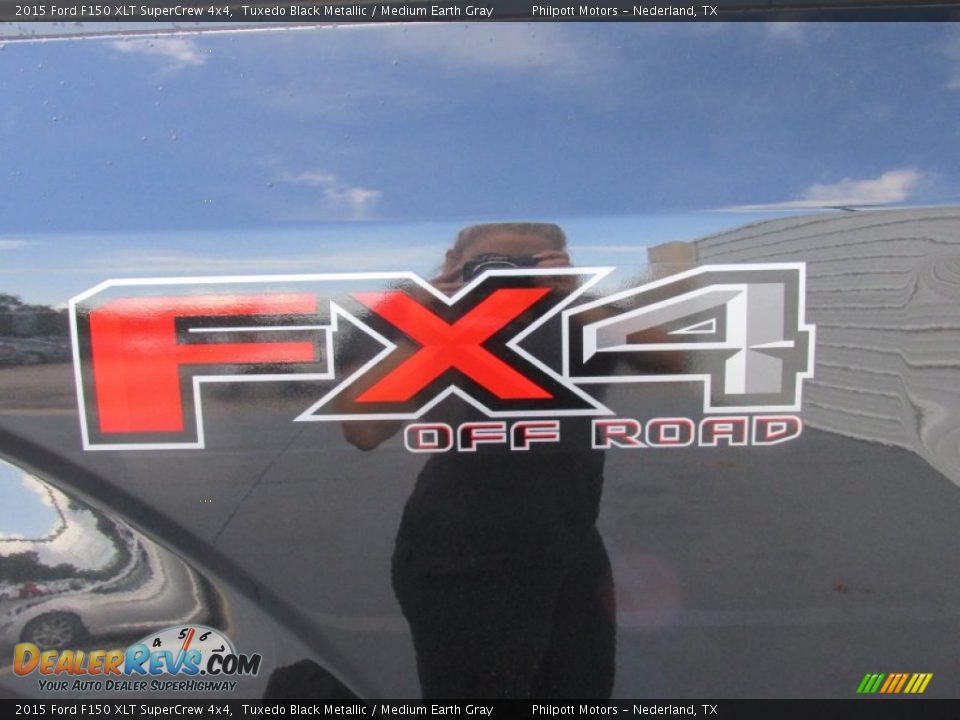 2015 Ford F150 XLT SuperCrew 4x4 Tuxedo Black Metallic / Medium Earth Gray Photo #16