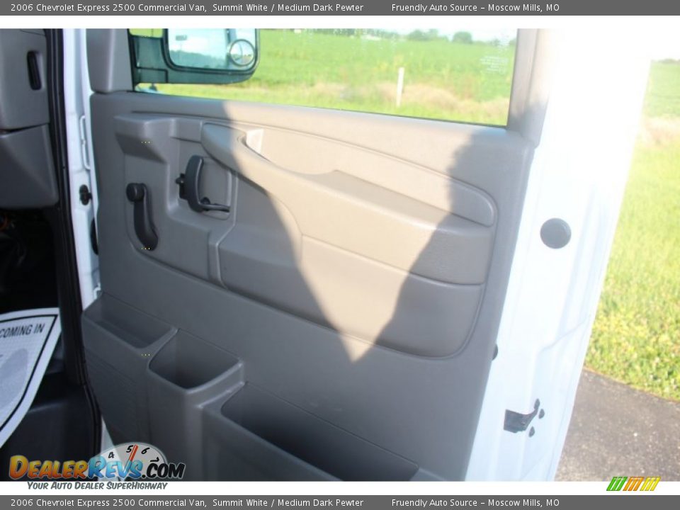 2006 Chevrolet Express 2500 Commercial Van Summit White / Medium Dark Pewter Photo #21