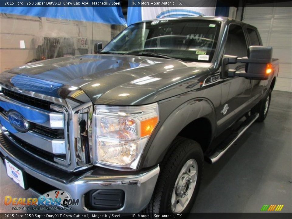 2015 Ford F250 Super Duty XLT Crew Cab 4x4 Magnetic / Steel Photo #3