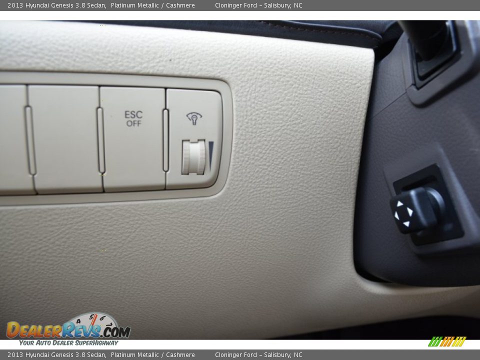 2013 Hyundai Genesis 3.8 Sedan Platinum Metallic / Cashmere Photo #28