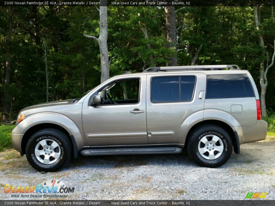 2006 Nissan Pathfinder SE 4x4 Granite Metallic / Desert Photo #5