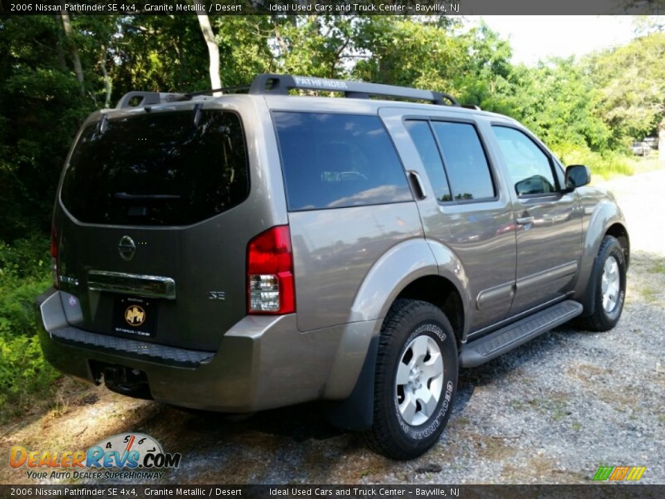 2006 Nissan Pathfinder SE 4x4 Granite Metallic / Desert Photo #7