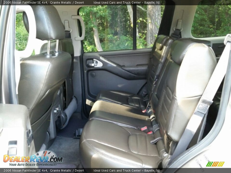 2006 Nissan Pathfinder SE 4x4 Granite Metallic / Desert Photo #23
