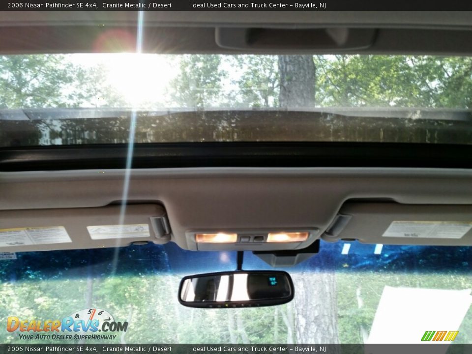 2006 Nissan Pathfinder SE 4x4 Granite Metallic / Desert Photo #24