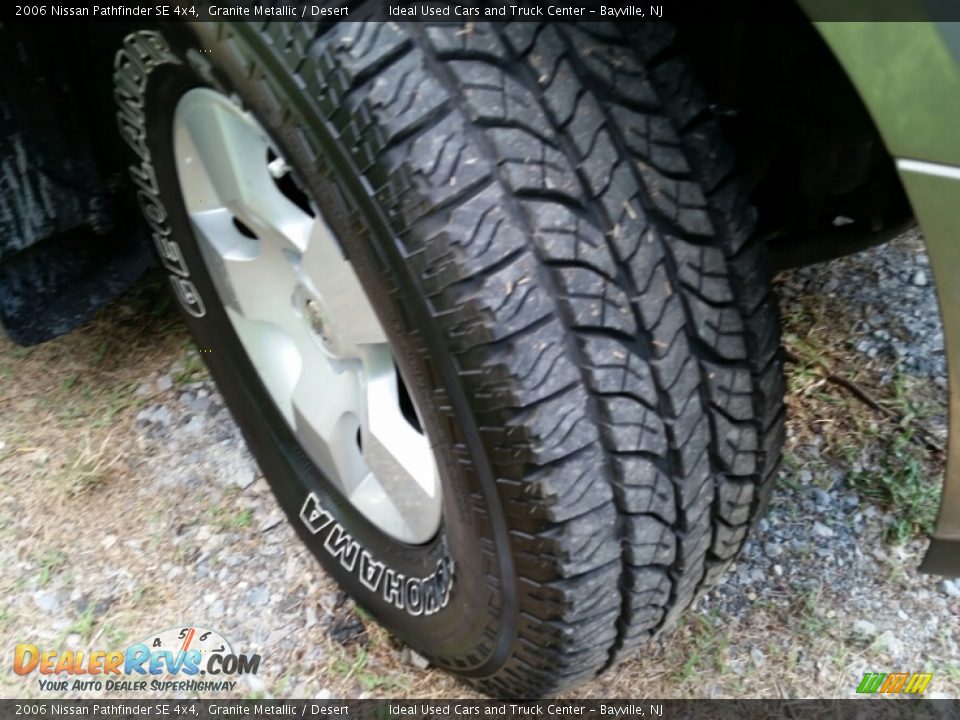2006 Nissan Pathfinder SE 4x4 Granite Metallic / Desert Photo #27