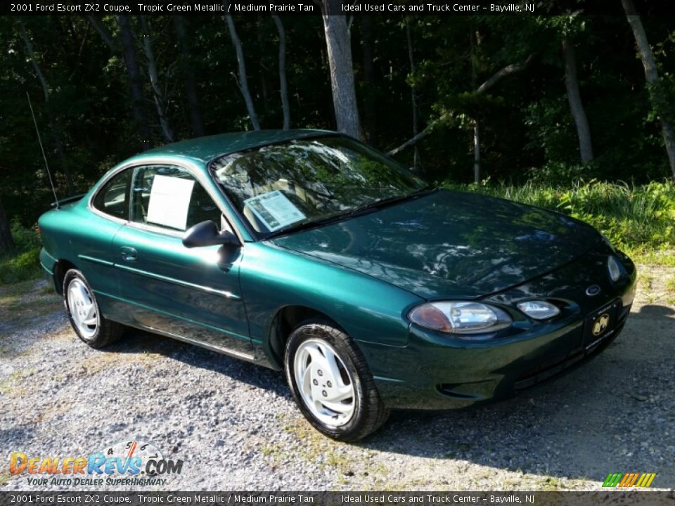 Front 3/4 View of 2001 Ford Escort ZX2 Coupe Photo #2