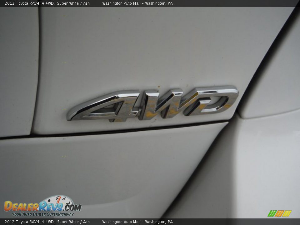 2012 Toyota RAV4 I4 4WD Super White / Ash Photo #10