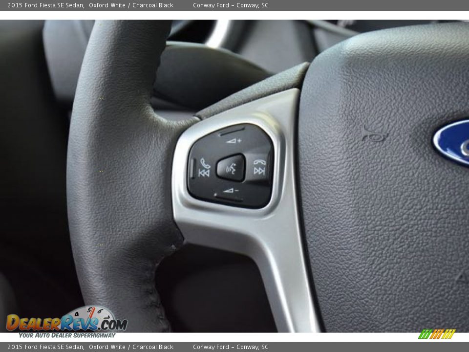 2015 Ford Fiesta SE Sedan Oxford White / Charcoal Black Photo #23