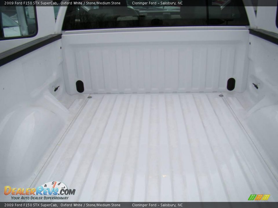 2009 Ford F150 STX SuperCab Oxford White / Stone/Medium Stone Photo #10