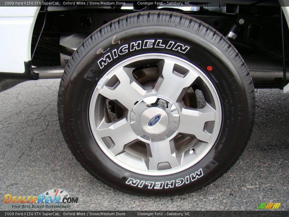 2009 Ford F150 STX SuperCab Oxford White / Stone/Medium Stone Photo #16