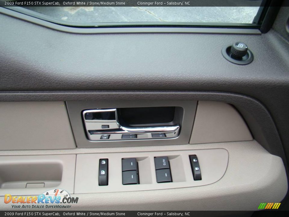 2009 Ford F150 STX SuperCab Oxford White / Stone/Medium Stone Photo #19
