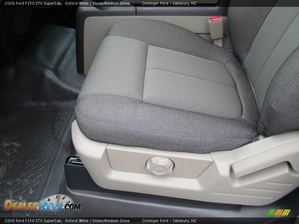 2009 Ford F150 STX SuperCab Oxford White / Stone/Medium Stone Photo #20
