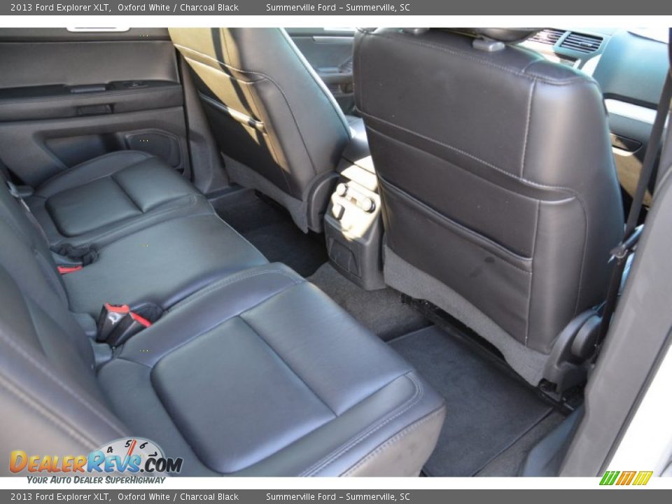 2013 Ford Explorer XLT Oxford White / Charcoal Black Photo #17