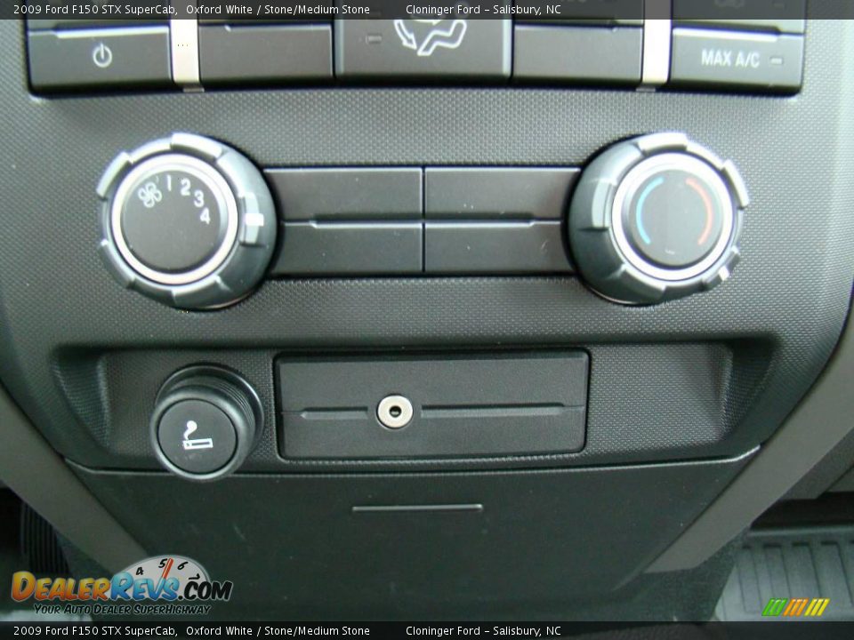 2009 Ford F150 STX SuperCab Oxford White / Stone/Medium Stone Photo #25