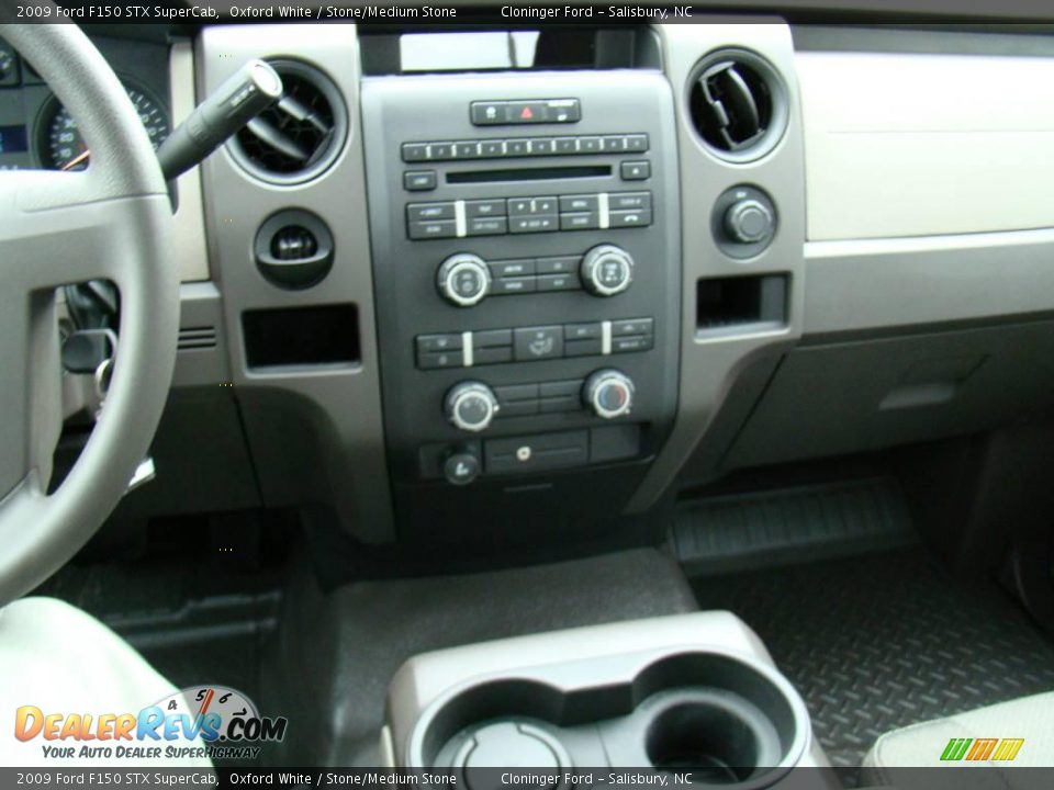 2009 Ford F150 STX SuperCab Oxford White / Stone/Medium Stone Photo #26
