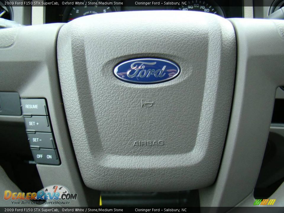 2009 Ford F150 STX SuperCab Oxford White / Stone/Medium Stone Photo #27