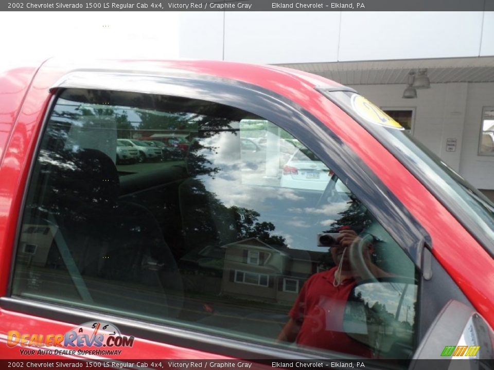 2002 Chevrolet Silverado 1500 LS Regular Cab 4x4 Victory Red / Graphite Gray Photo #14