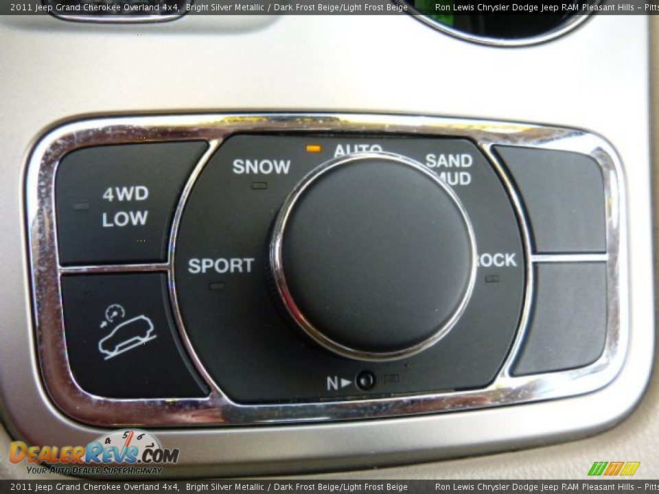 2011 Jeep Grand Cherokee Overland 4x4 Bright Silver Metallic / Dark Frost Beige/Light Frost Beige Photo #19
