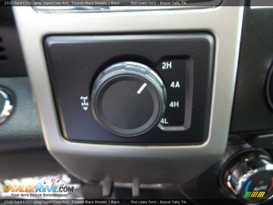2015 Ford F150 Lariat SuperCrew 4x4 Tuxedo Black Metallic / Black Photo #17