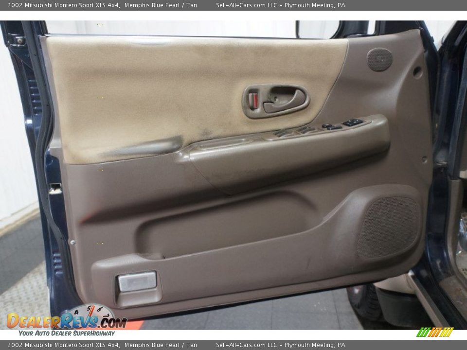 2002 Mitsubishi Montero Sport XLS 4x4 Memphis Blue Pearl / Tan Photo #12