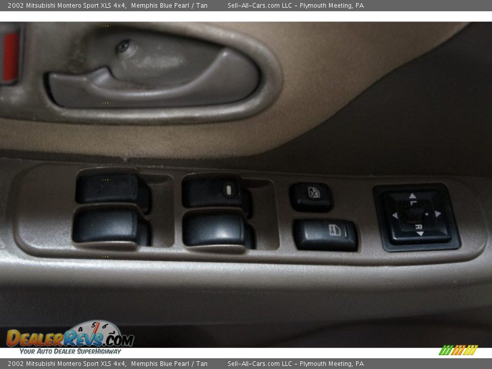 2002 Mitsubishi Montero Sport XLS 4x4 Memphis Blue Pearl / Tan Photo #13