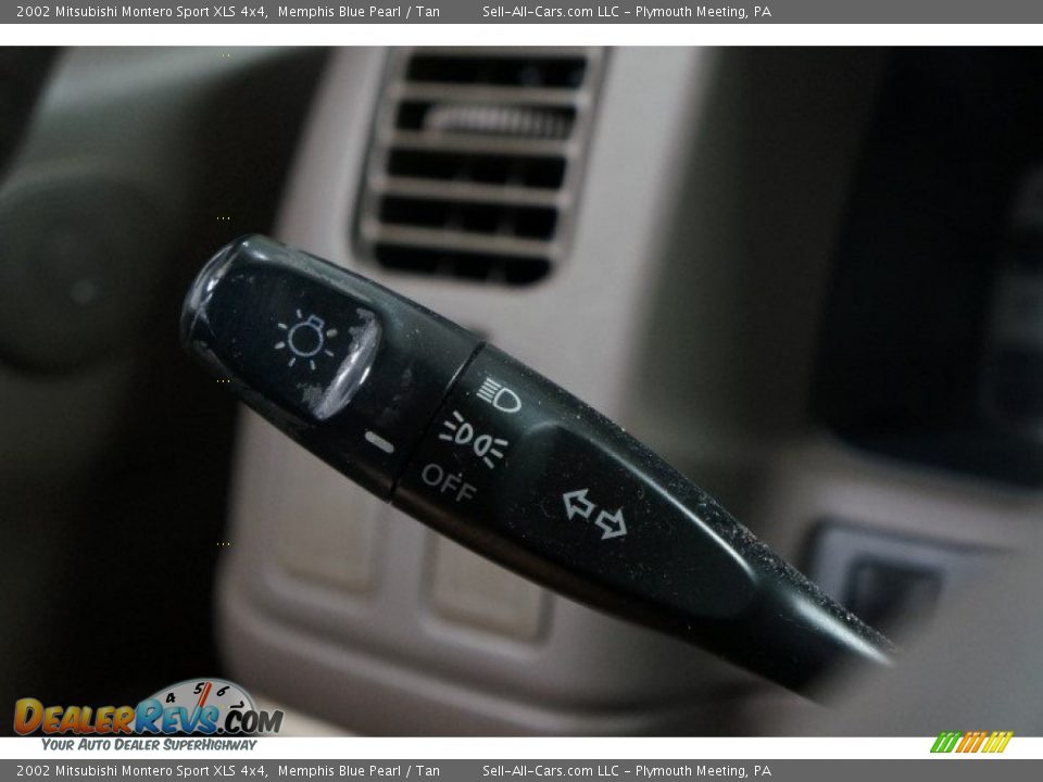 2002 Mitsubishi Montero Sport XLS 4x4 Memphis Blue Pearl / Tan Photo #22
