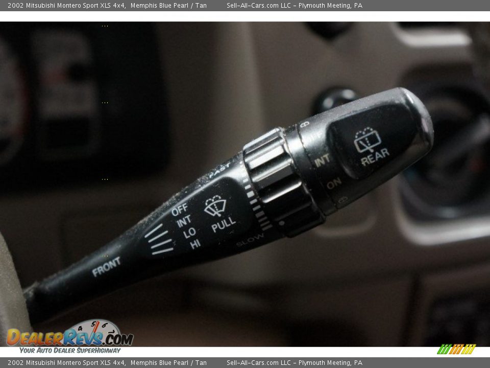 2002 Mitsubishi Montero Sport XLS 4x4 Memphis Blue Pearl / Tan Photo #23