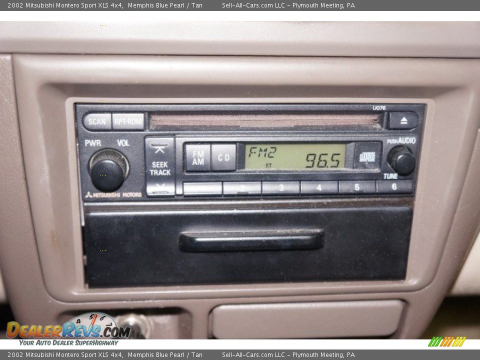 2002 Mitsubishi Montero Sport XLS 4x4 Memphis Blue Pearl / Tan Photo #28
