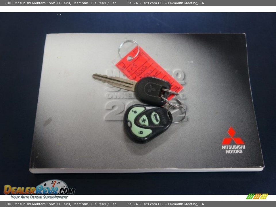 2002 Mitsubishi Montero Sport XLS 4x4 Memphis Blue Pearl / Tan Photo #29