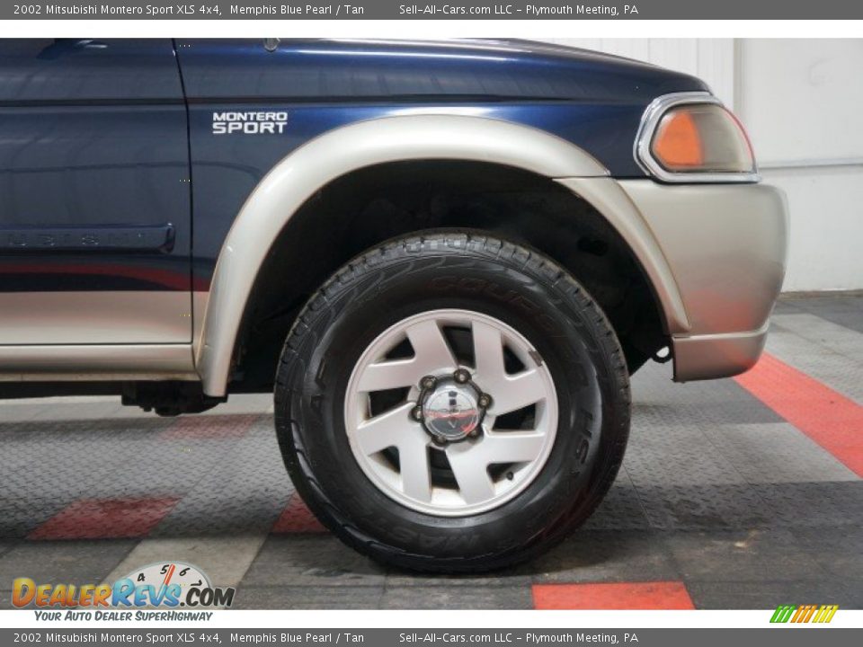 2002 Mitsubishi Montero Sport XLS 4x4 Memphis Blue Pearl / Tan Photo #36