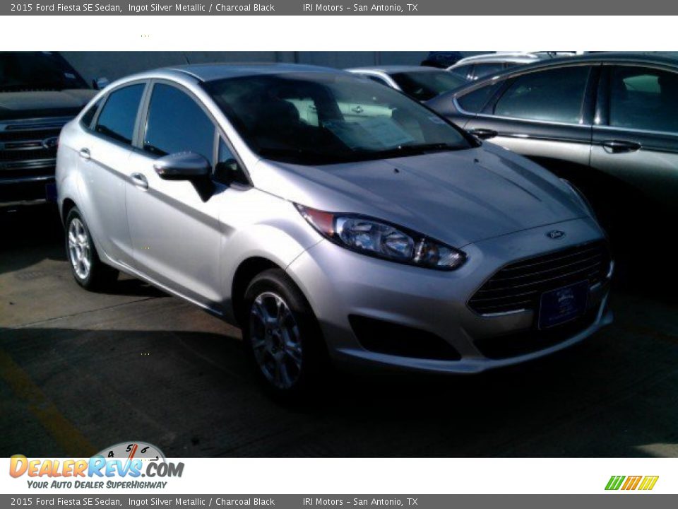 Front 3/4 View of 2015 Ford Fiesta SE Sedan Photo #1