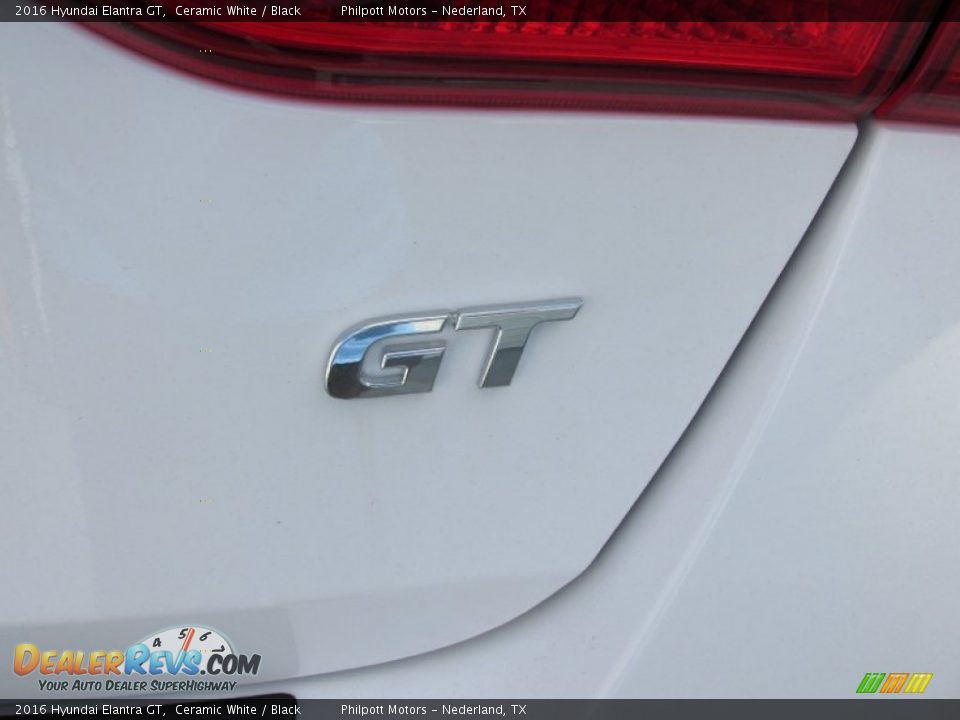 2016 Hyundai Elantra GT Ceramic White / Black Photo #14
