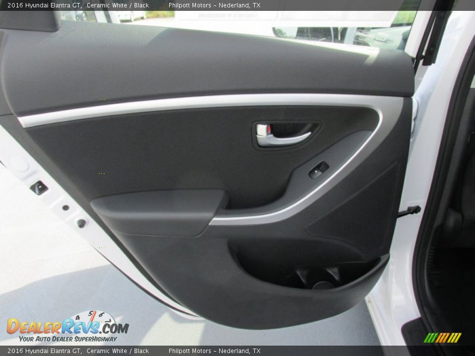2016 Hyundai Elantra GT Ceramic White / Black Photo #17