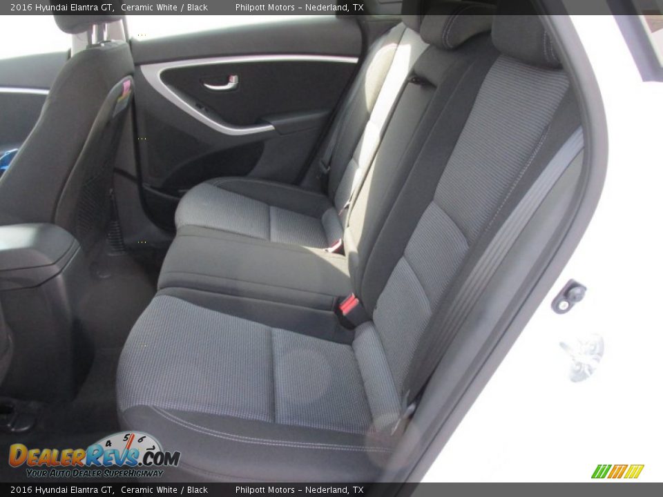 2016 Hyundai Elantra GT Ceramic White / Black Photo #18
