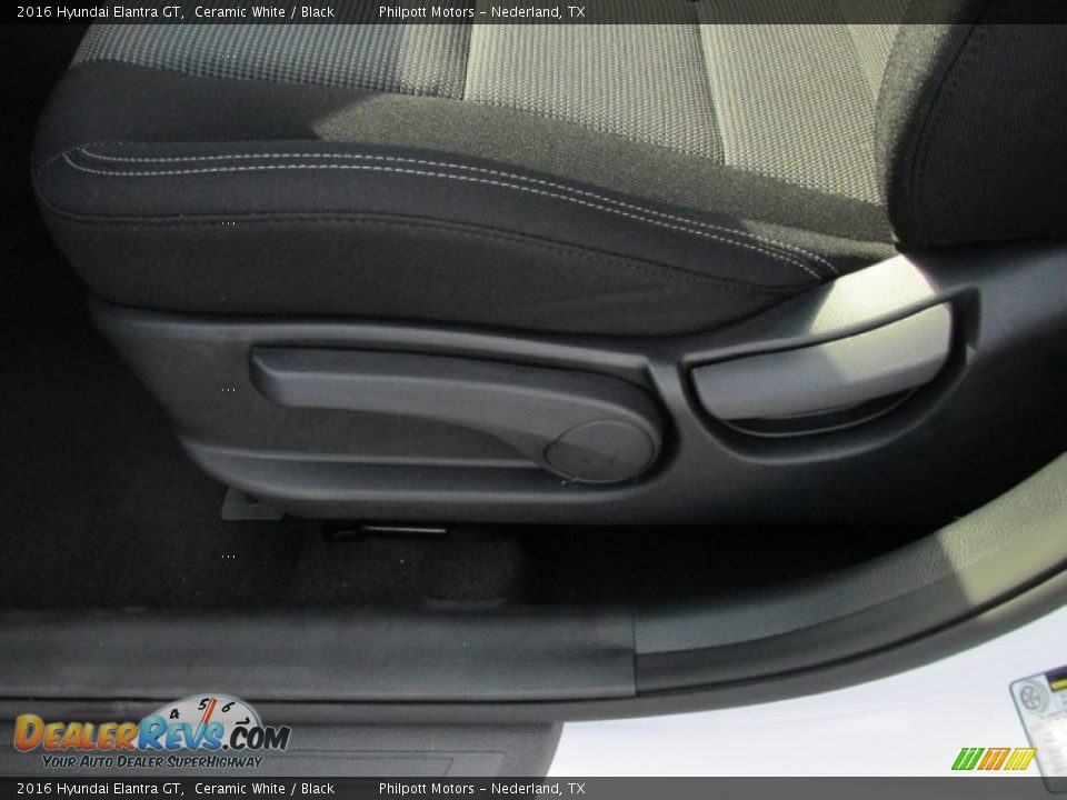 2016 Hyundai Elantra GT Ceramic White / Black Photo #22