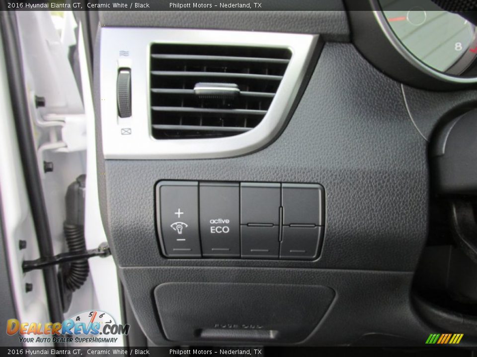 2016 Hyundai Elantra GT Ceramic White / Black Photo #30