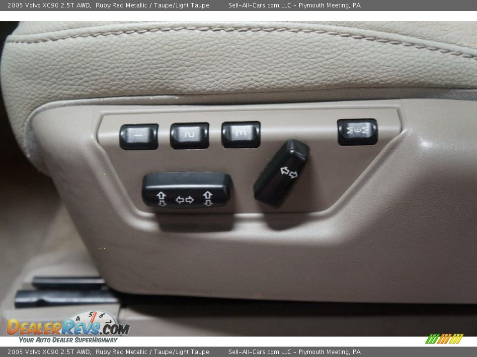 2005 Volvo XC90 2.5T AWD Ruby Red Metallic / Taupe/Light Taupe Photo #20