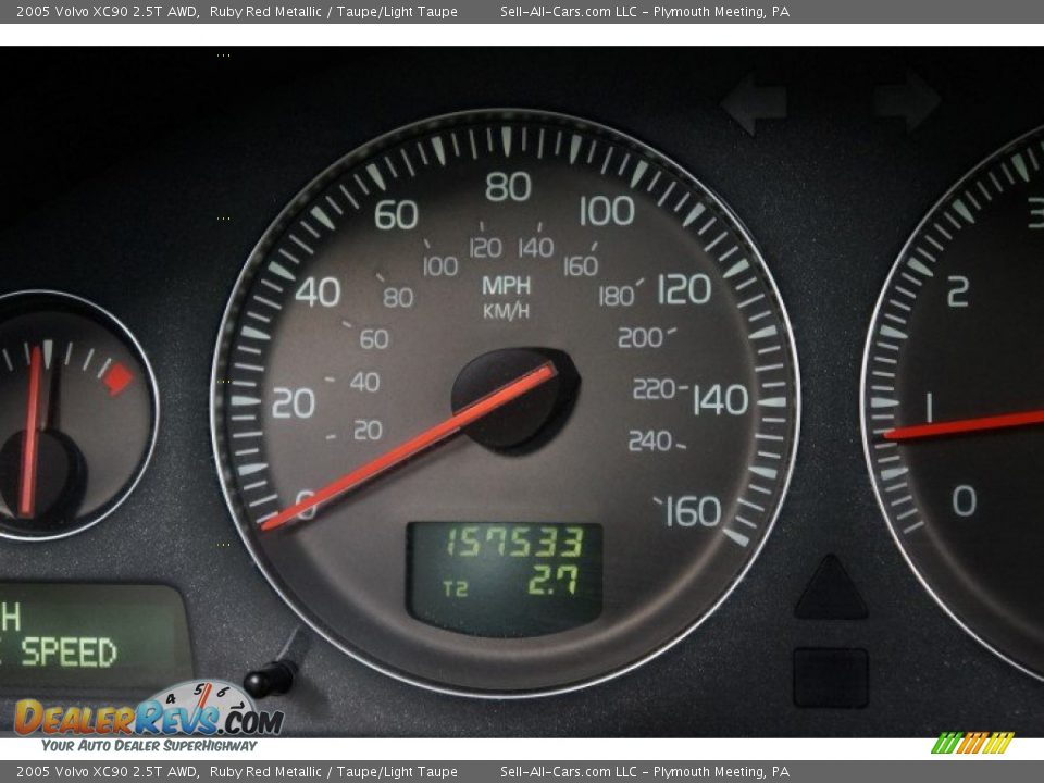 2005 Volvo XC90 2.5T AWD Ruby Red Metallic / Taupe/Light Taupe Photo #28