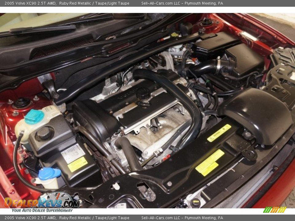 2005 Volvo XC90 2.5T AWD Ruby Red Metallic / Taupe/Light Taupe Photo #35