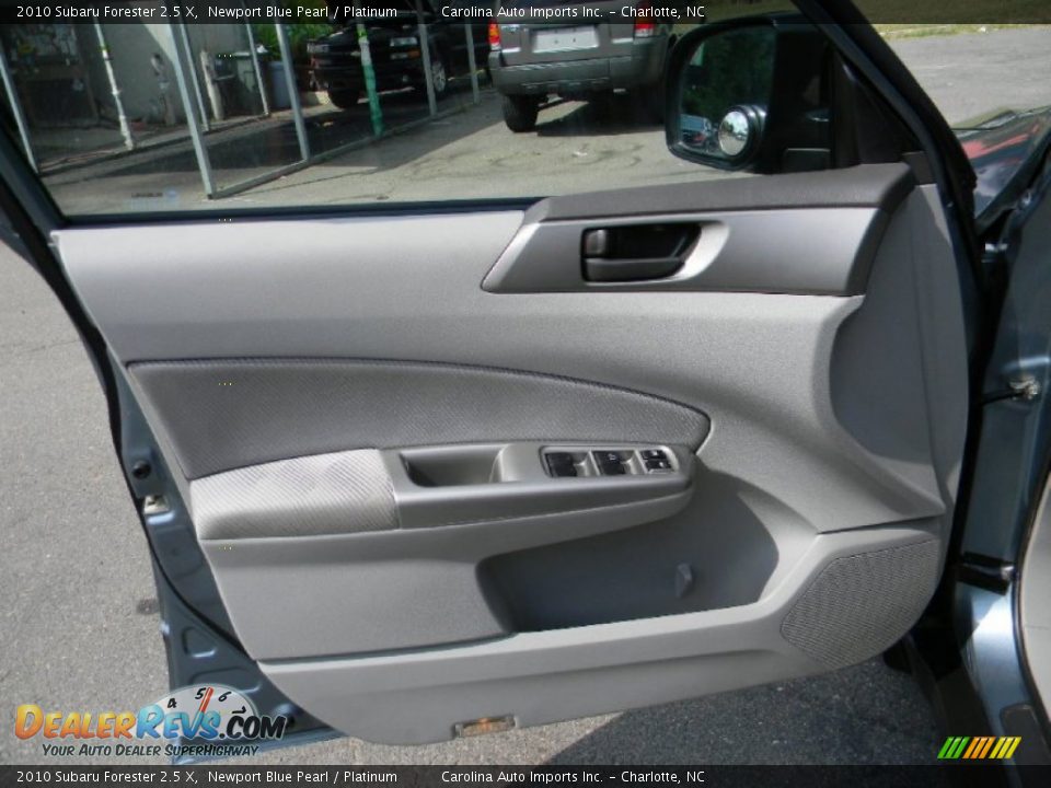 2010 Subaru Forester 2.5 X Newport Blue Pearl / Platinum Photo #18