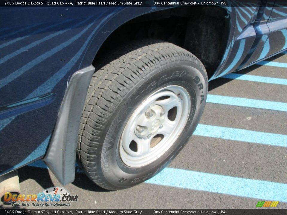 2006 Dodge Dakota ST Quad Cab 4x4 Patriot Blue Pearl / Medium Slate Gray Photo #11