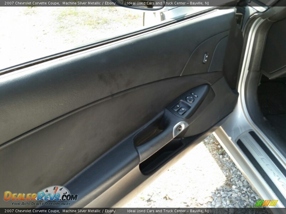 2007 Chevrolet Corvette Coupe Machine Silver Metallic / Ebony Photo #17
