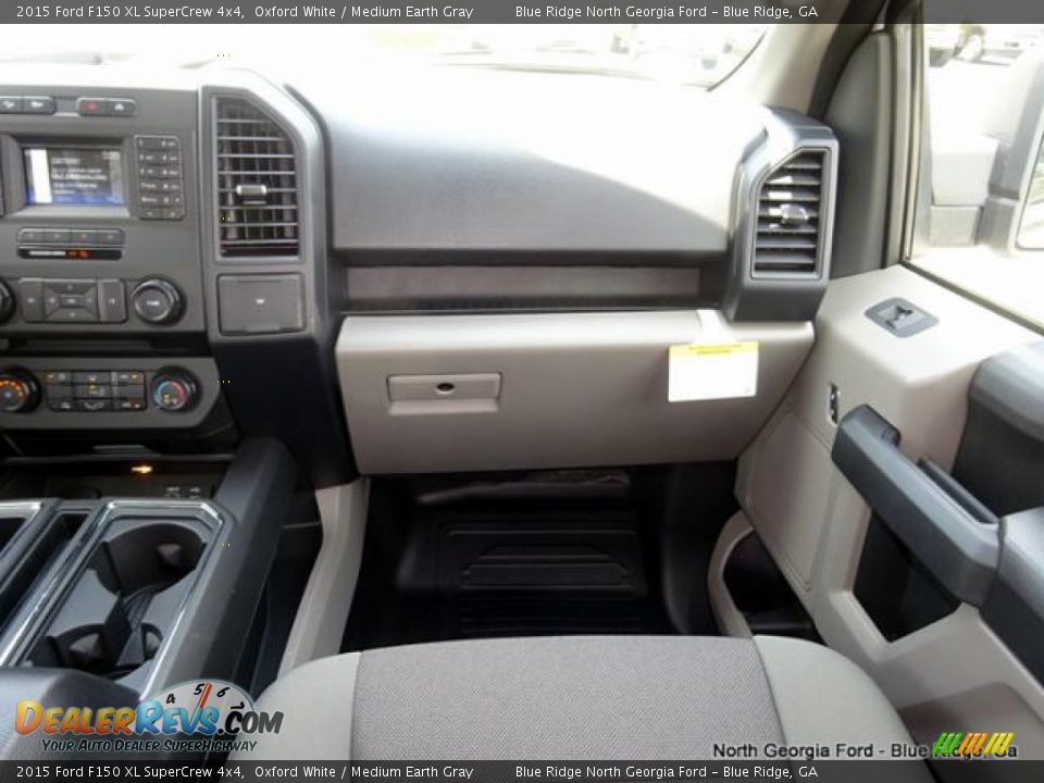 2015 Ford F150 XL SuperCrew 4x4 Oxford White / Medium Earth Gray Photo #16