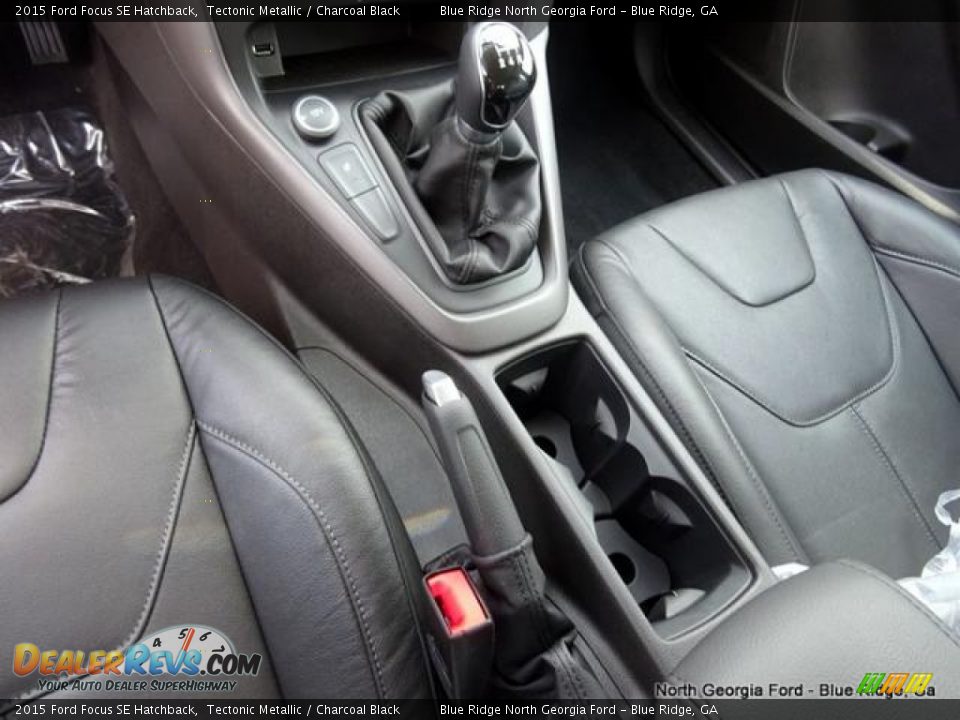 2015 Ford Focus SE Hatchback Tectonic Metallic / Charcoal Black Photo #28