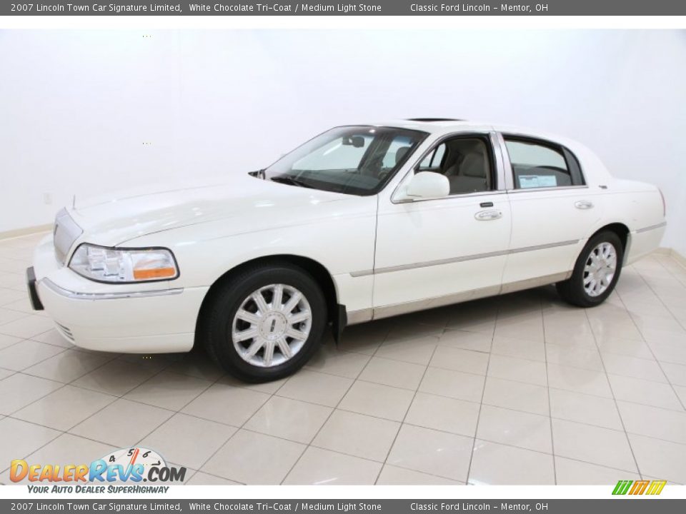 2007 Lincoln Town Car Signature Limited White Chocolate Tri-Coat / Medium Light Stone Photo #3