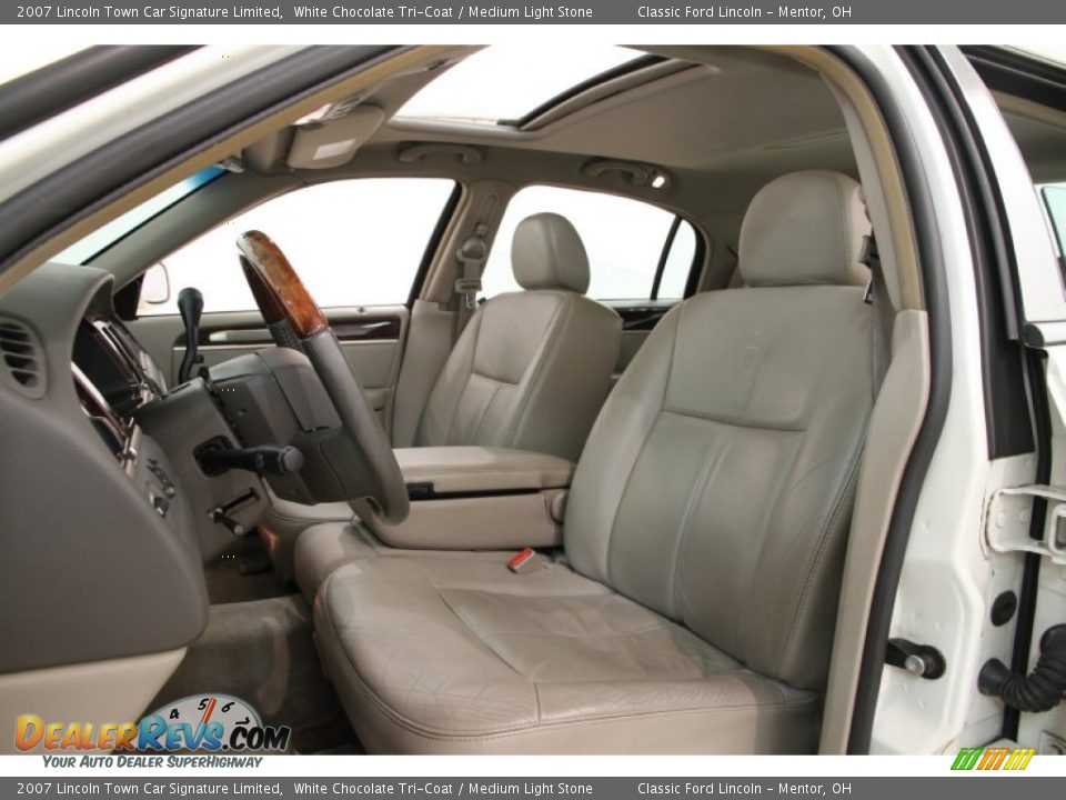 2007 Lincoln Town Car Signature Limited White Chocolate Tri-Coat / Medium Light Stone Photo #5